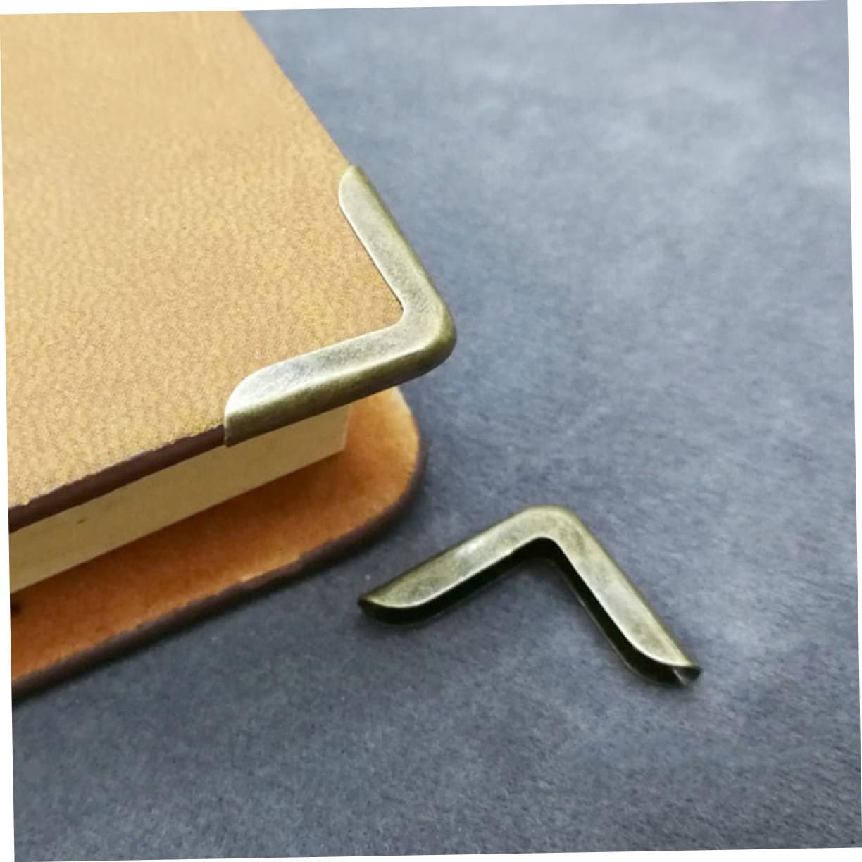 PHENOFICE 100pcs Metal Book Corners Protectors Vintage Style Photo Corners for Scrapbooking Albums Notebooks Elegant Finish for Books Jewelry Boxes