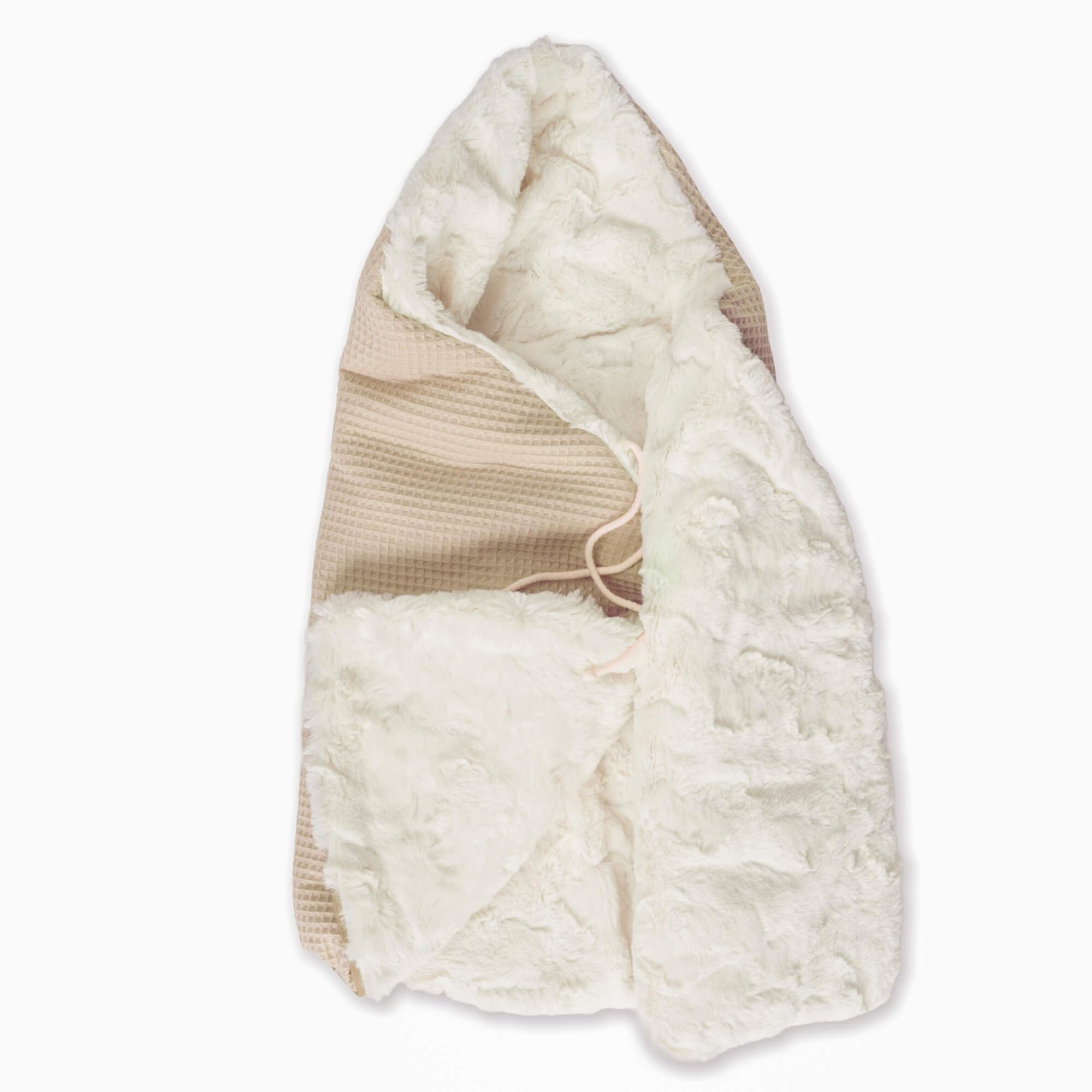 Saco Capazo Bebé Invierno Universal; Carrito, Cuna, Silla de Paseo, Manta Arrullo Bebé Invierno en Algodón. Saco Primera Puesta. 2 en 1: Saco 76x35 cm o Manta 110x 55cm. Hecho en España. (Beige)