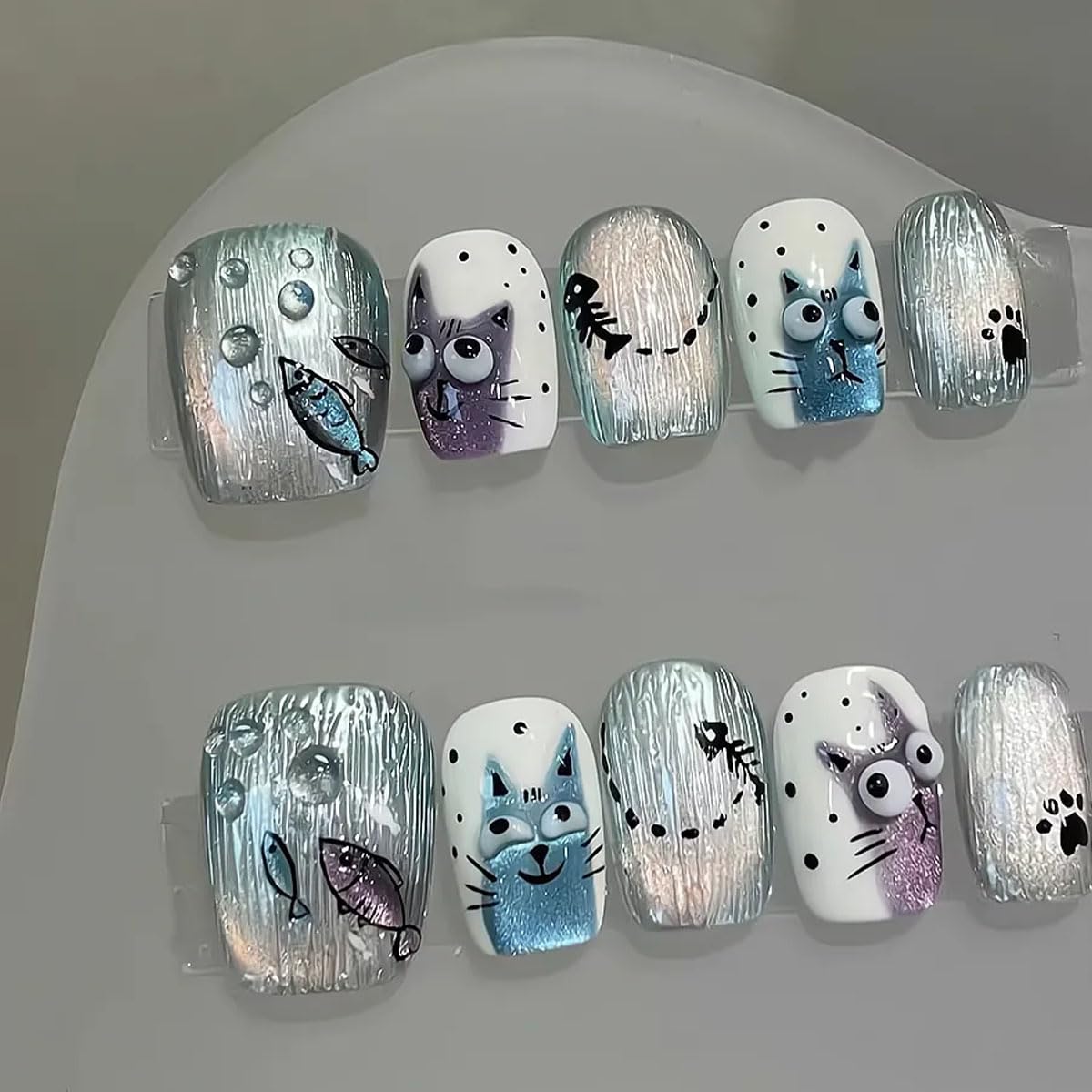 Amazon | かわいい 猫 ネイルチップ 短め 魚 フェイクネイル 手作り  