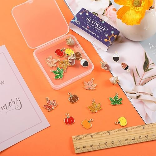 Miniatura 3 de SUNNYCLUE 1 caja de 24 dijes de otoño a granel de hoja de arce esmaltados de aleación de otoño, dijes de hojas de Acción de Gracias, calabaza y nuez