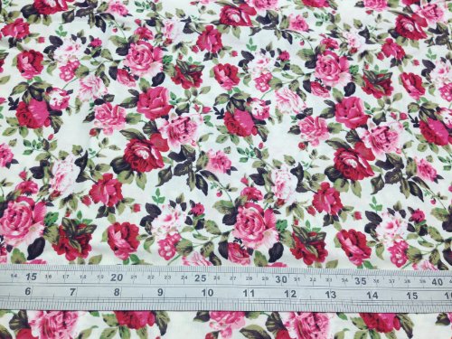 Fat Quarter | Fondo crema rosa rojo crema rosas florales japonesas 100% algodón POPELIN **Poste británico** Fondo crema floral césped MIROTO grandes diseños rosa, rojo, verde, blanco, beige, crema, material de algodón, hojas de crema, flores florales, tela impresa EN EL CUARTO 5 Unidad de 0 x 60 cm