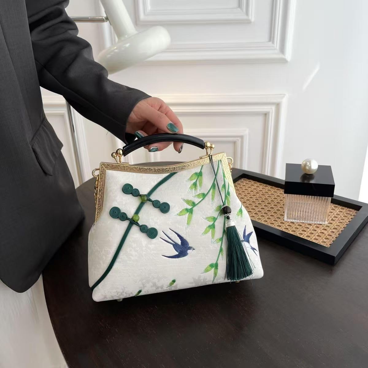 Women's Chinese cheongsam printed handbag, embroidered chain retro diagonal cross bag, dinner and wedding gifts