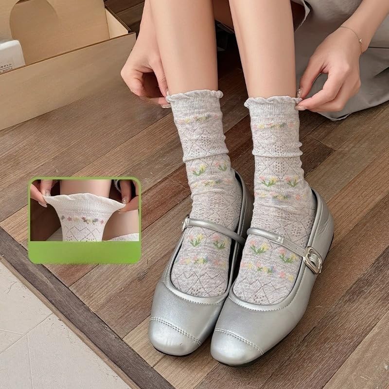 Image of 5 Pair Cute White Ruffle Ankle Socks - Women's Cottagecore Floral Crew Socks in Japanese Aesthetic Cotton