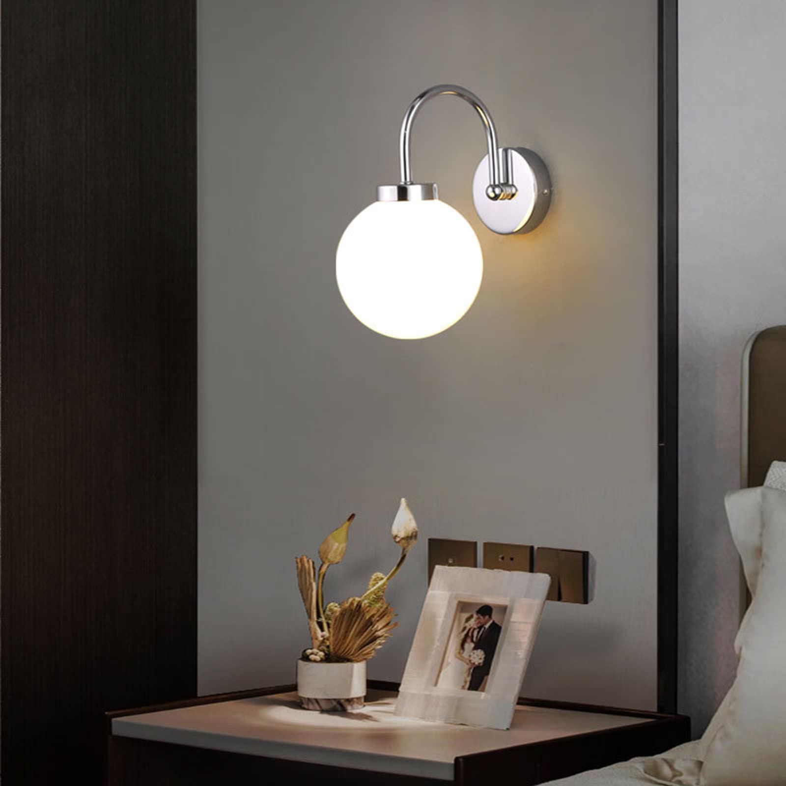 Aplique De Pared Con Globo De Cristal Blanco Brillante De 15 Cm – Lámpara Medieval Elegante Para Cabecero, Base Cromo
