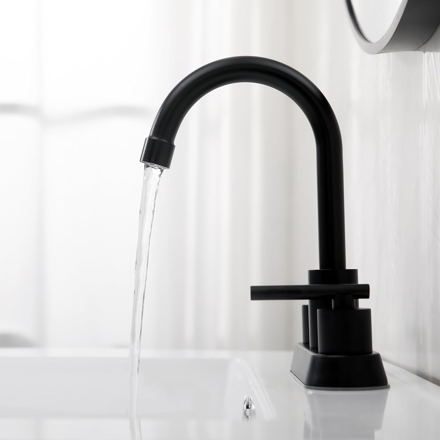 Comllen マットブラック 4インチ センターセット バスルーム蛇口 3穴シンク用 360&deg;回転注ぎ口 ステンレススチール ポッ