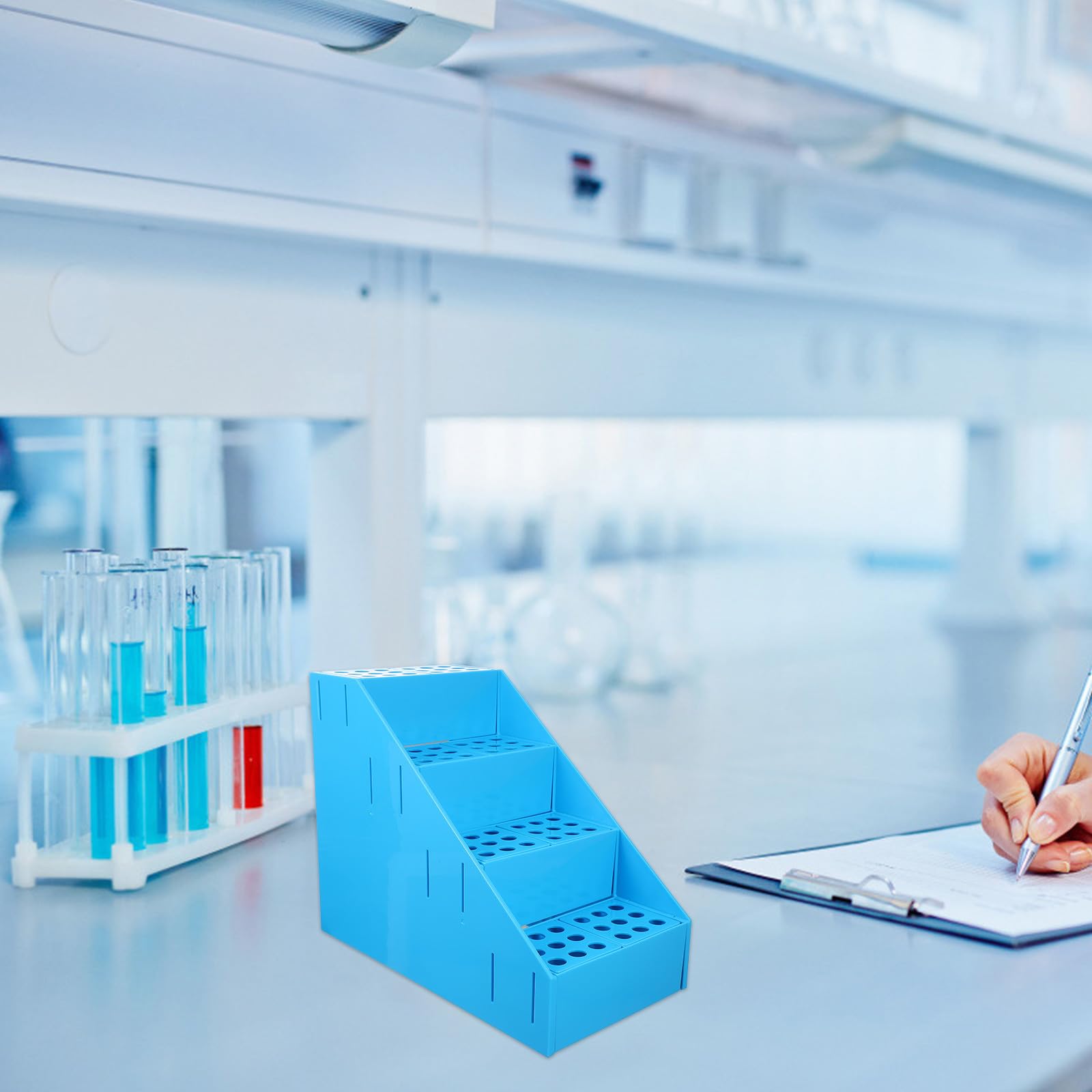 UKCOCO Portaprovette Multifunzione 72 Fori in Plastica Blu, Supporto per Provetta da 5ml e 10ml, Smontabile e Facile da Montare, Design Trapezoidale per Laboratori e Scuole