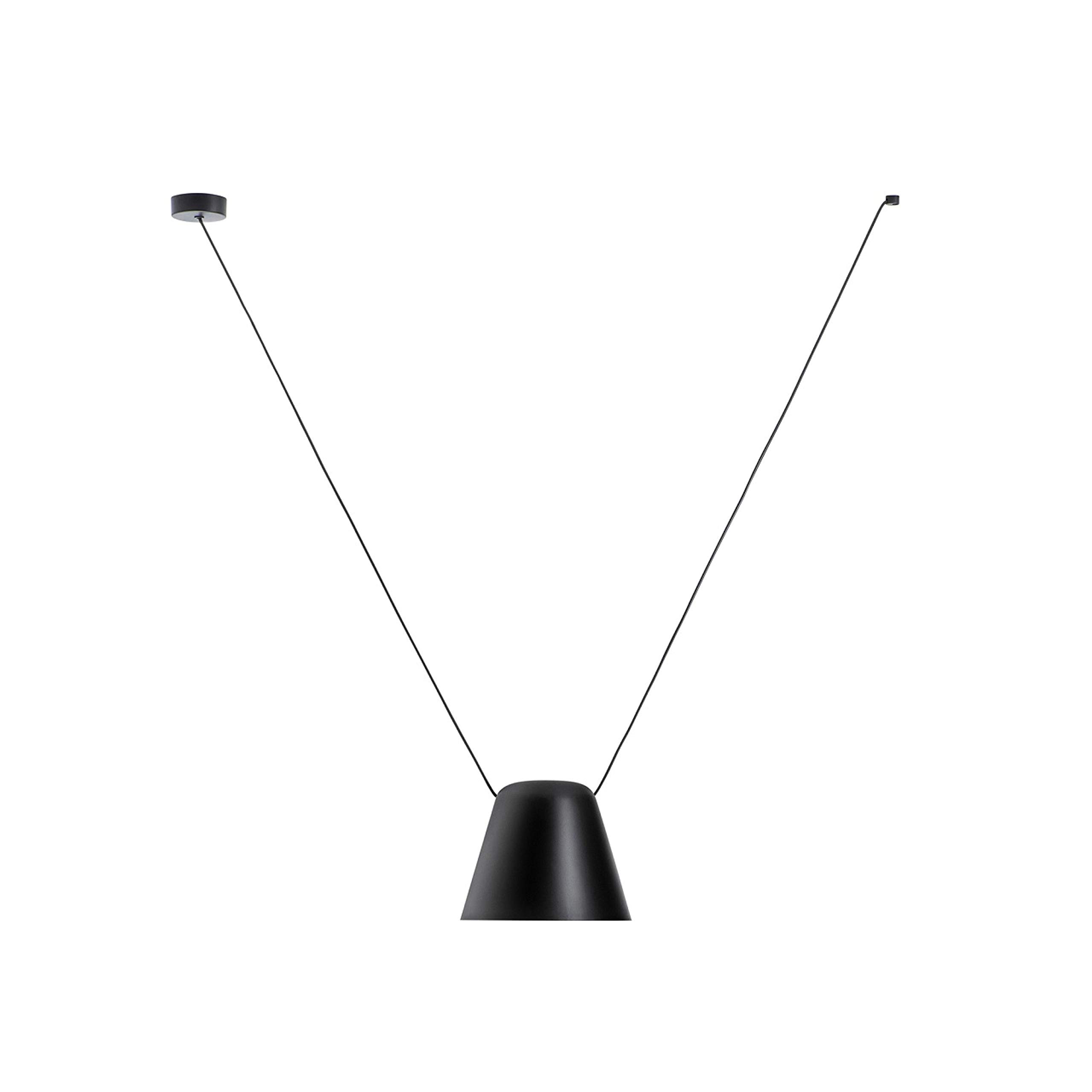 Suspension Attic noire pour salon contemporain et grande table de salle à manger