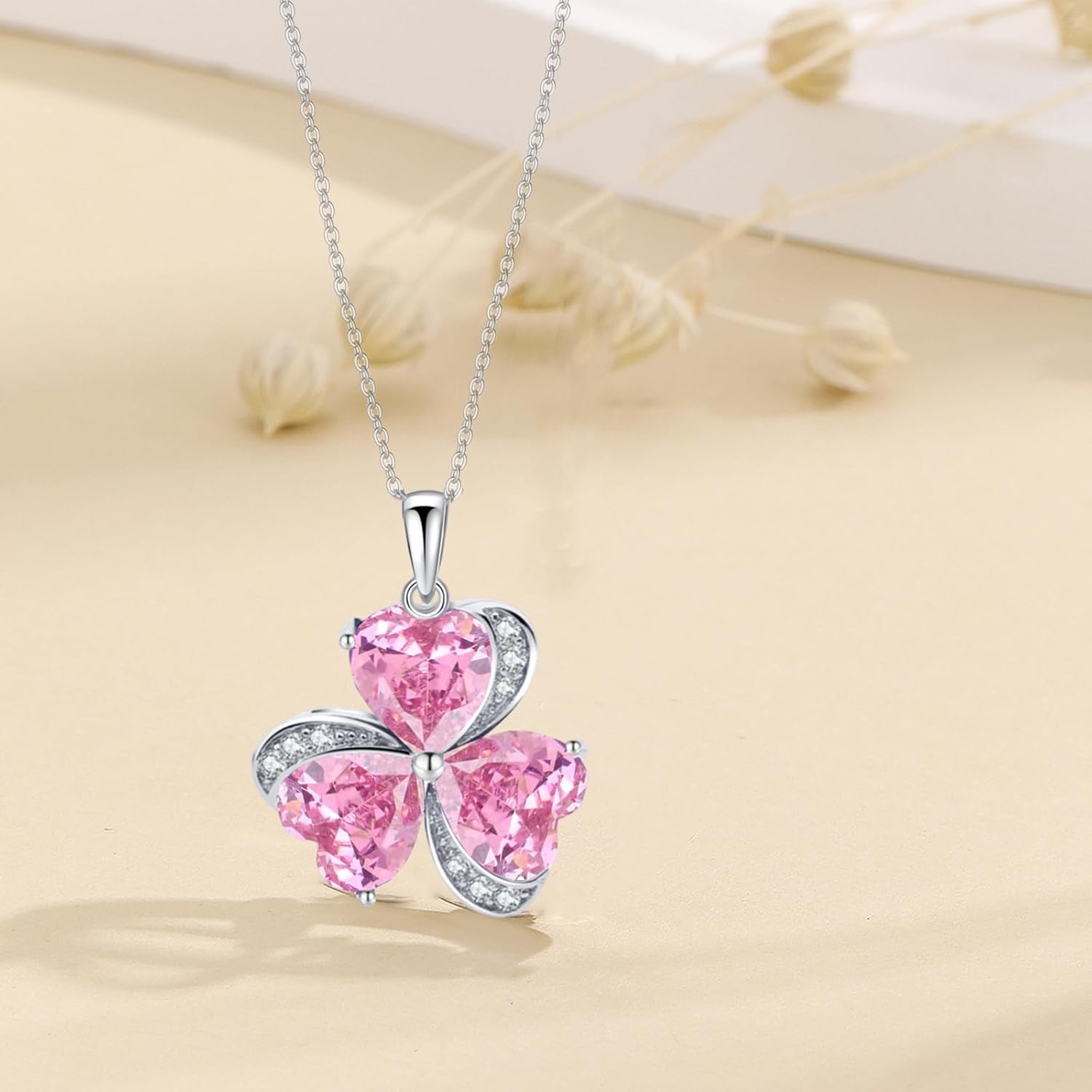 VONSSY Elegant Clover Pendant Necklace | Emerald Green Gemstone Irish Shamrock Pendant | Platinum Gold Plated Chain | Meaningful Jewelry Gift for Women Mother Girlfriend