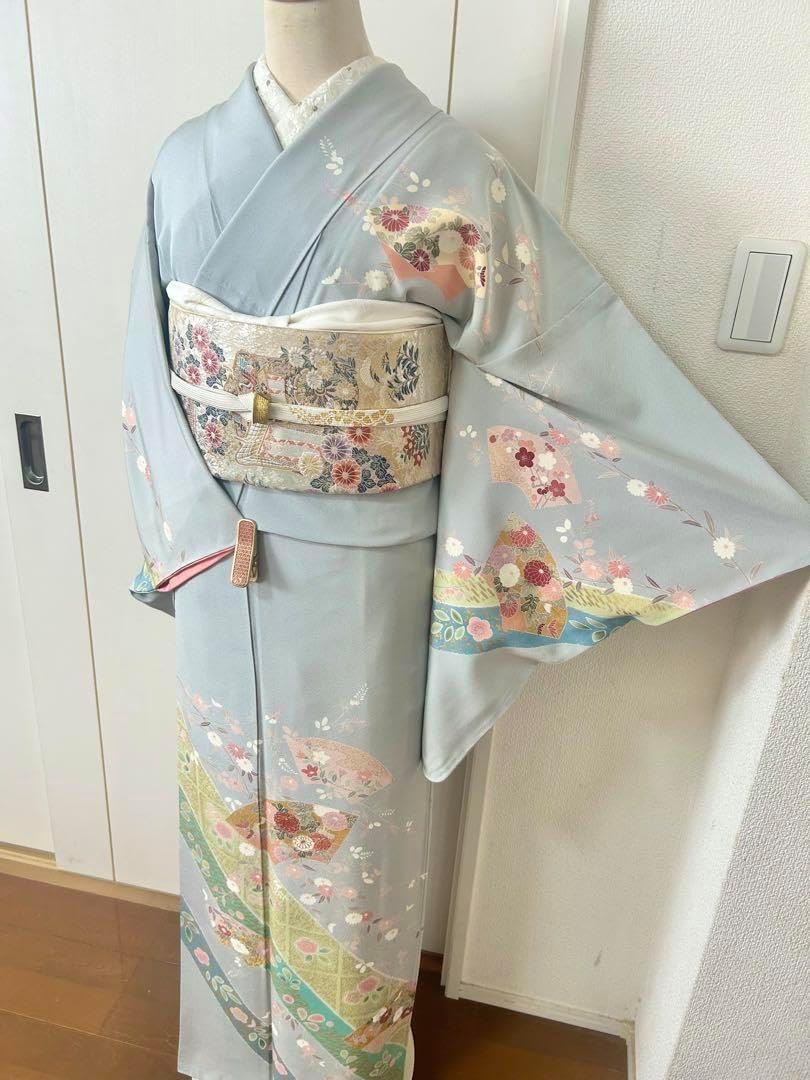 七五三に逸品 正絹綸子黒色に枝垂れ菊と貝桶文 七歳着物フルセット