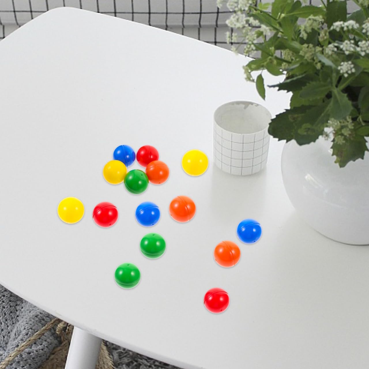 Mikikit 100pcs Hollow Bingo Balls: Openable Raffle Balls with No Number - Party Game Props for Vending Machines