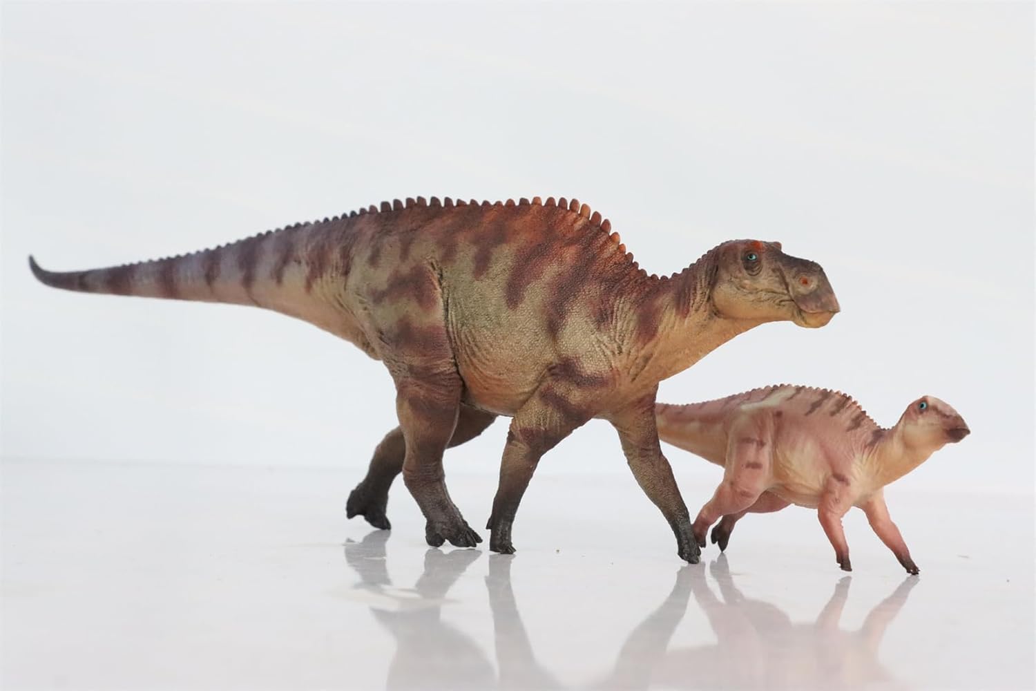 1:35 Scale Maiasaura Mother and Son Model Dinosaur Animal Action Figure Decor Scene Birthday Gift (Red with Box)