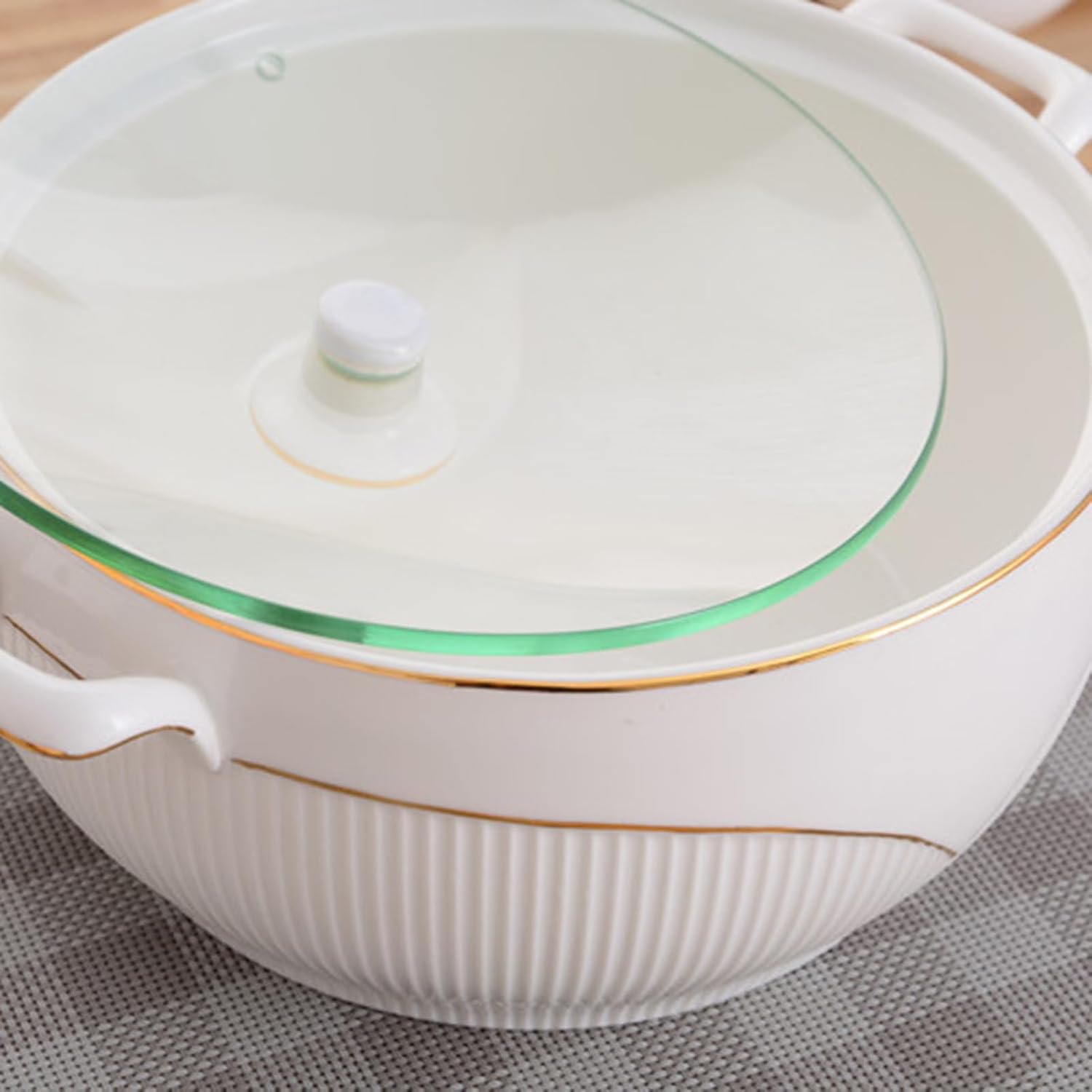 Ceramic Soup Tureen with Glass Lid, White Round Porcelain Soup Serving Bowls with Spoon, Ceramic Stockpot for Home Kitchen Restaurant Decoration, Microwave and Dishwasher Safe,Gold