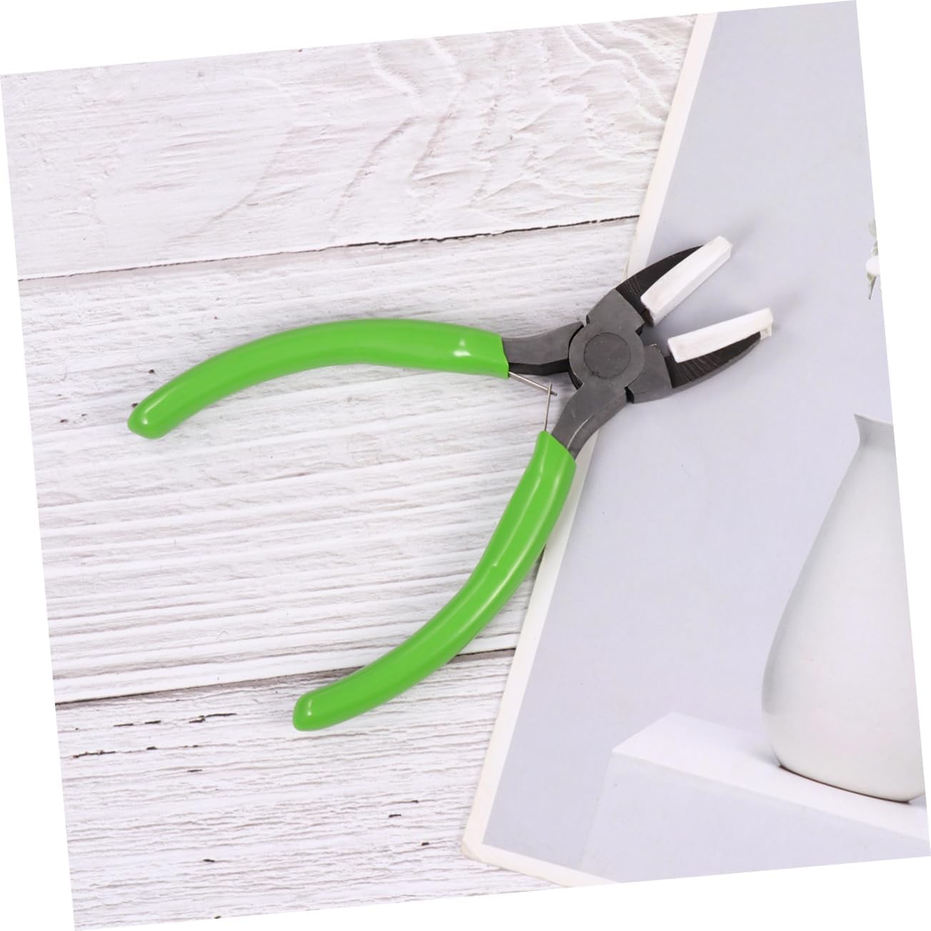 1set Manual Jewelry Pliers with Plastic Handle Tools for Crafting and Jewelry Making Green Pliers for Easy Decoration