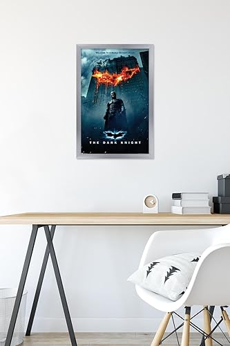 Miniatura 46 de Trends International DC Comics Movie - The Dark Knight - Póster de pared de una hoja con logotipo de Batman en fuego, 22.375 x 34 pulgadas, paquete