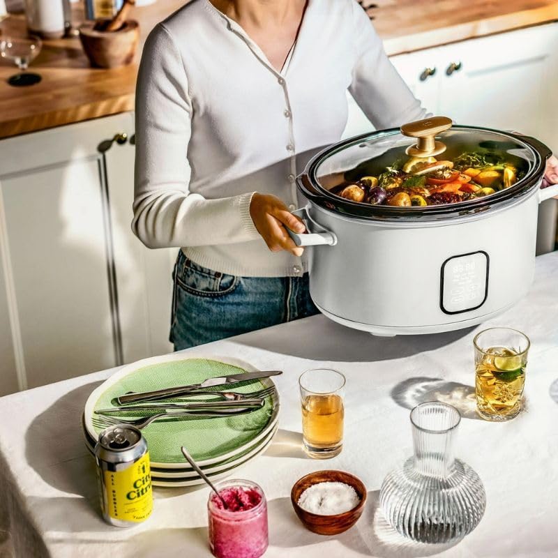 Programmable Automatically Slow Cooker, White Icing by Drew Barrymore Large 4 quart capacity, serves up to 7 people Maker Explorador Private Label