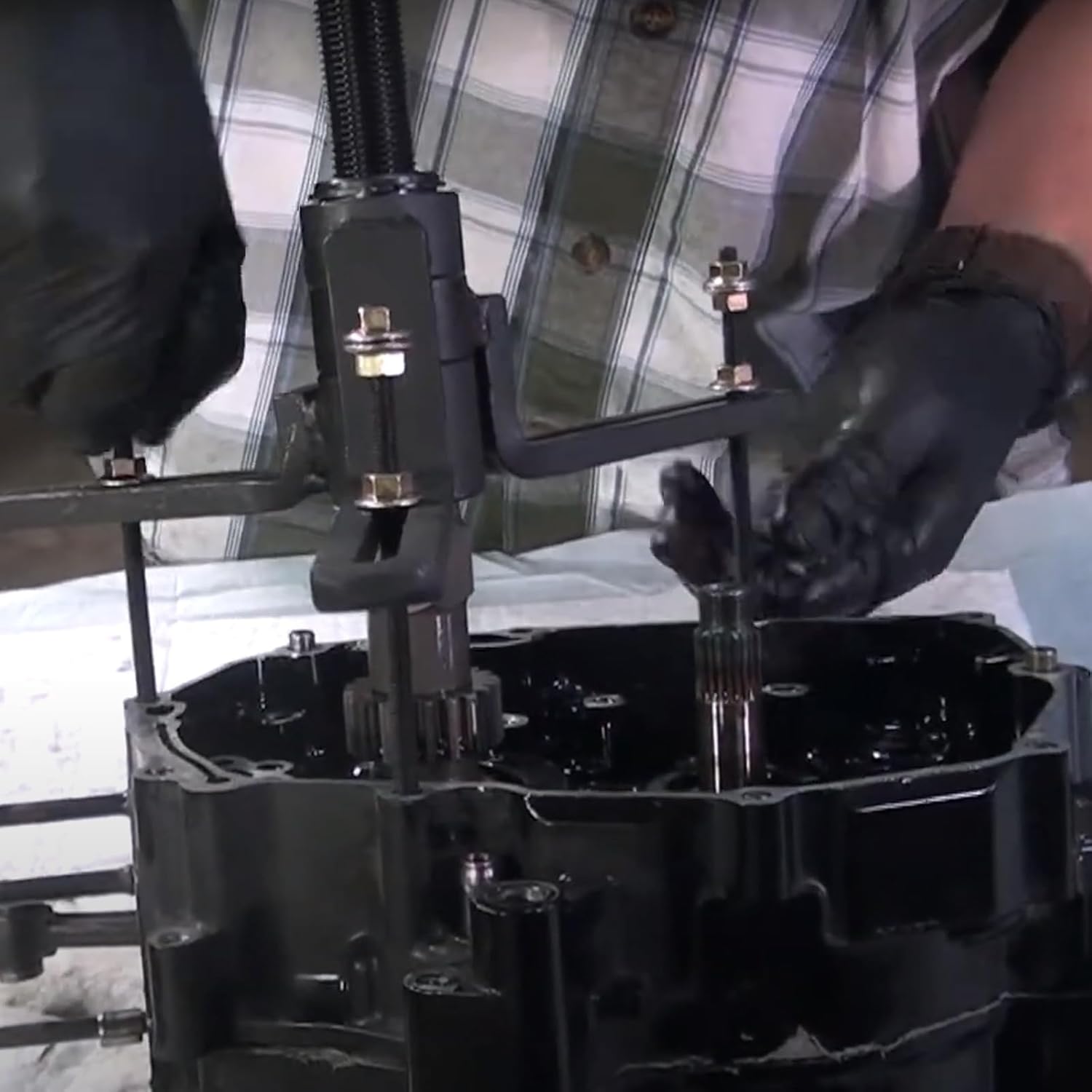 Crankcase Splitter Separator & Crank Case Installer Puller Tool Compatible with Motorcycle Dirt Bike ATV 2 Stroke or 4 Stroke Crankcase