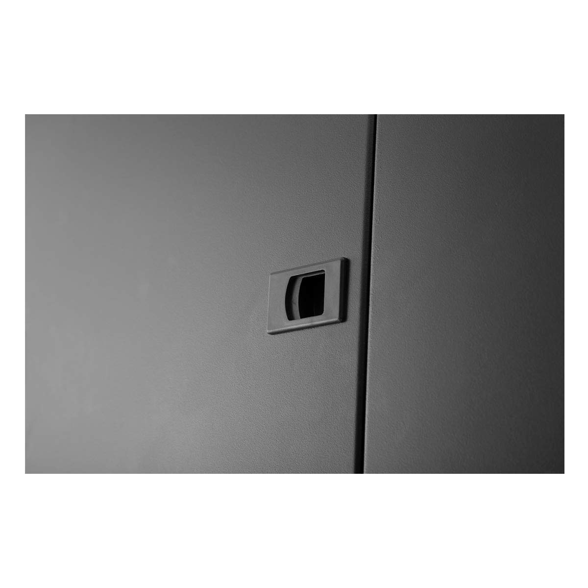 Aiten Data Armario Rack Suelo 19" 42U 800 x 1000 x 2060 mm Montado con Accesorios: 2 Bandejas Fijas, 4 Ventiladores 120 mm, 1 PDU con 8 Puertos de 1U, Patas, Ruedas y Llaves