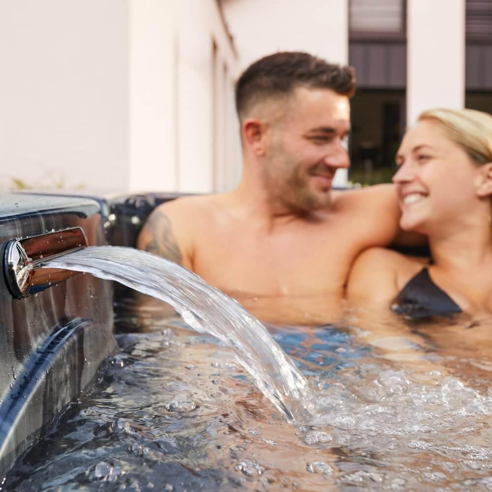 Home Deluxe - Bañera de hidromasaje Exterior - Peldaños y Cubierta térmica de MÁRMOL Negro Plus - Dimensiones 210 x 160 x 85 cm - Incluye calefacción, 27 Jets de Masaje y 9 Fuentes de luz I Bañera de