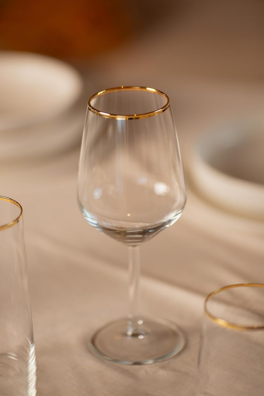 RAKLE Avantgarde Wine Glasses Set of 4, 14.3oz Modern Gold Rimmed Drinking Glasses for Red White Rose Wine and Cocktails, Lead-Free Durable Dishwasher Safe Glassware, Elegant Gold Accented Design
