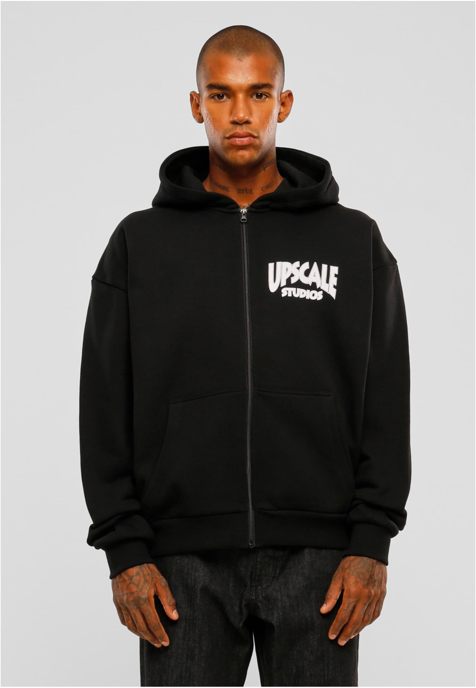 Mister Tee Upscale - Felpa con Cappuccio Unisex Upscale Studios Ultra Heavy Oversize Zip Jacket, Unisex con Zip con Stampa Posteriore, Nero, M
