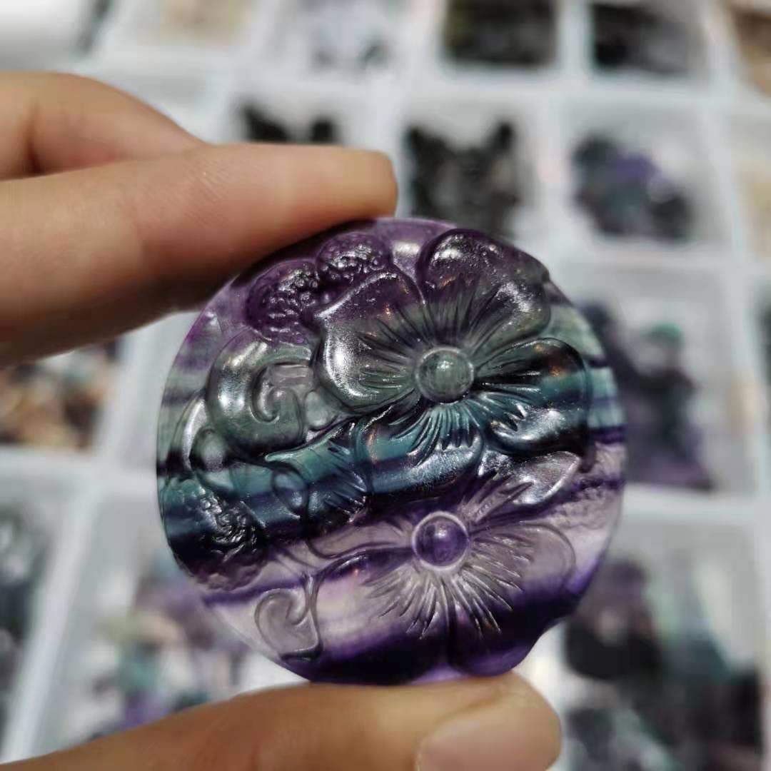 Amazon.co.jp: 天然レインボー蛍石水晶彫刻花の置物 (Color : Light
