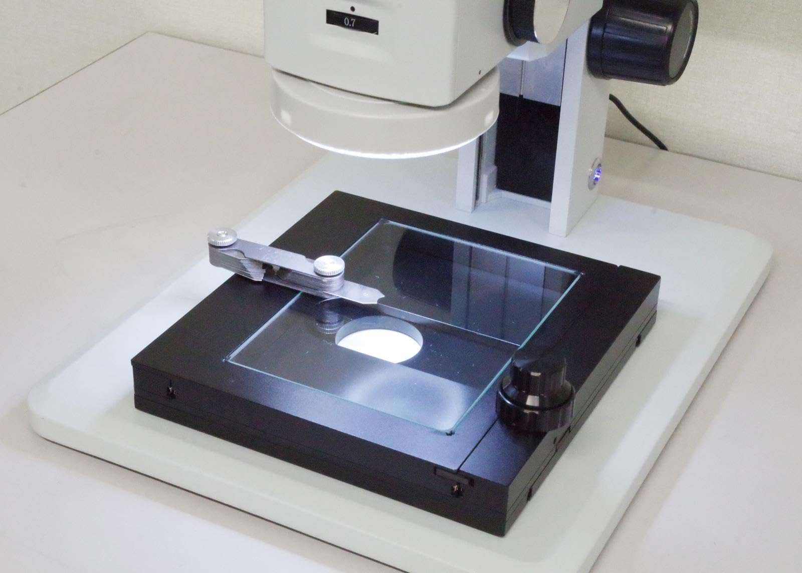新潟精機 SK 測定機能付顕微鏡 総合倍率14-19倍 モニター標準搭載 MMS-1498 Amazon.co.jp: 新潟精機 SK 測定機能付顕微鏡 総合倍率14-19倍