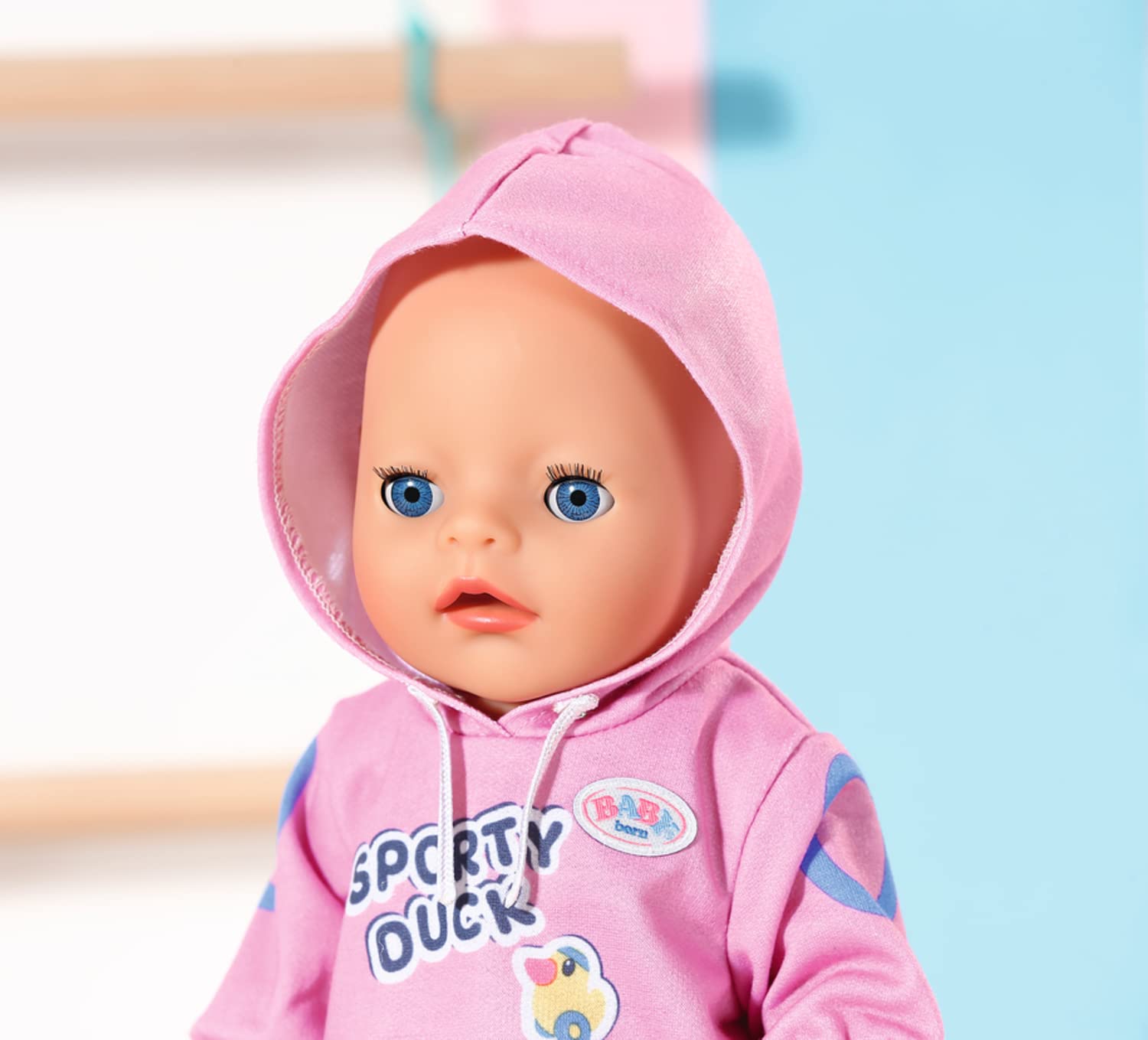 BABY born Przedszkole strój gimnastyczny - dopasowany do lalek 36 cm - zawiera bluzę z kapturem, spodnie i matę gimnastyczną - łatwy dla małych dłoni - Wspomaga empatię i umiejętności