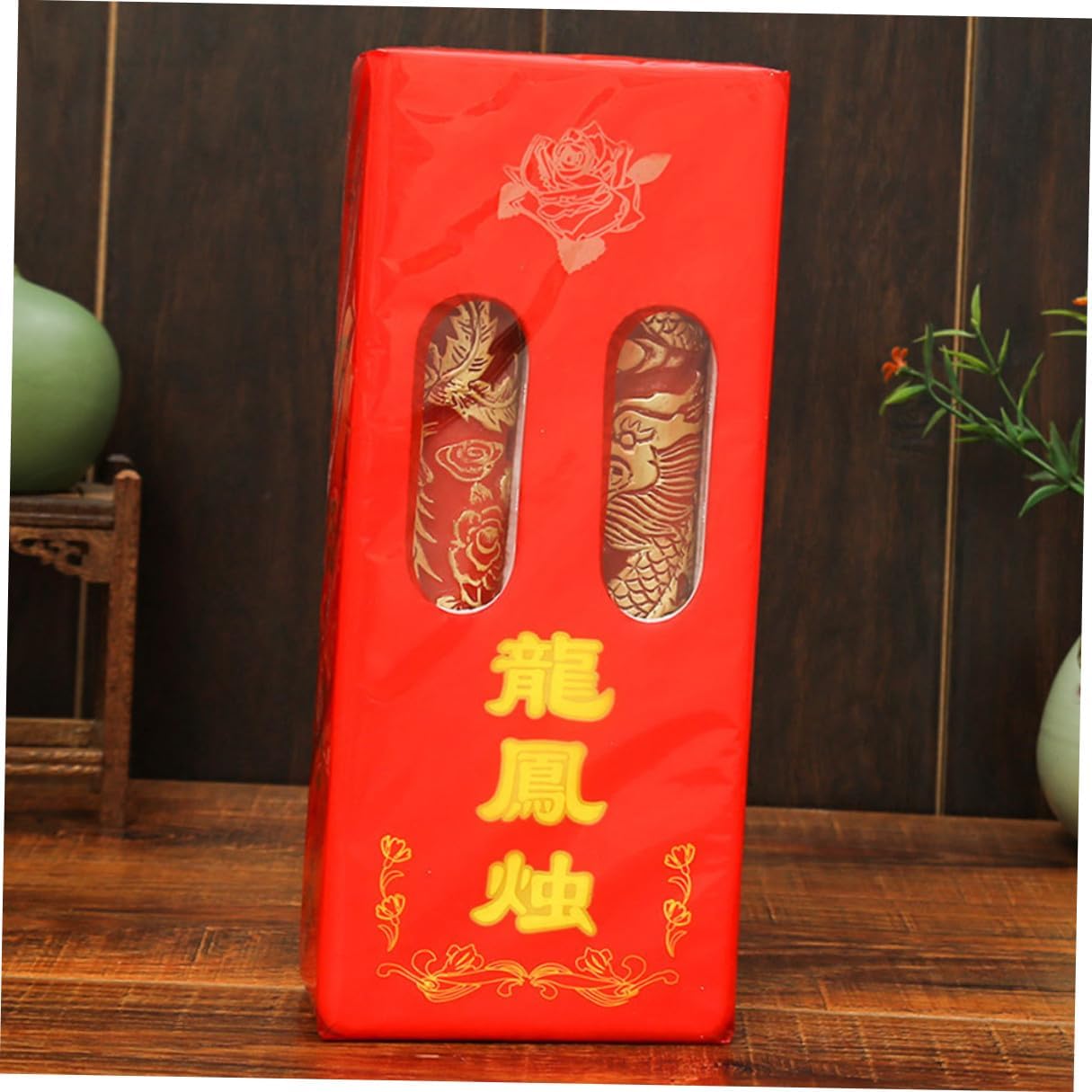 1 Pair Chinese Style Wedding Candles Red Paraffin Dragon and Phoenix Design Lightweight Portable Candle Decor for Marriage Room Layout or Festival Decoration