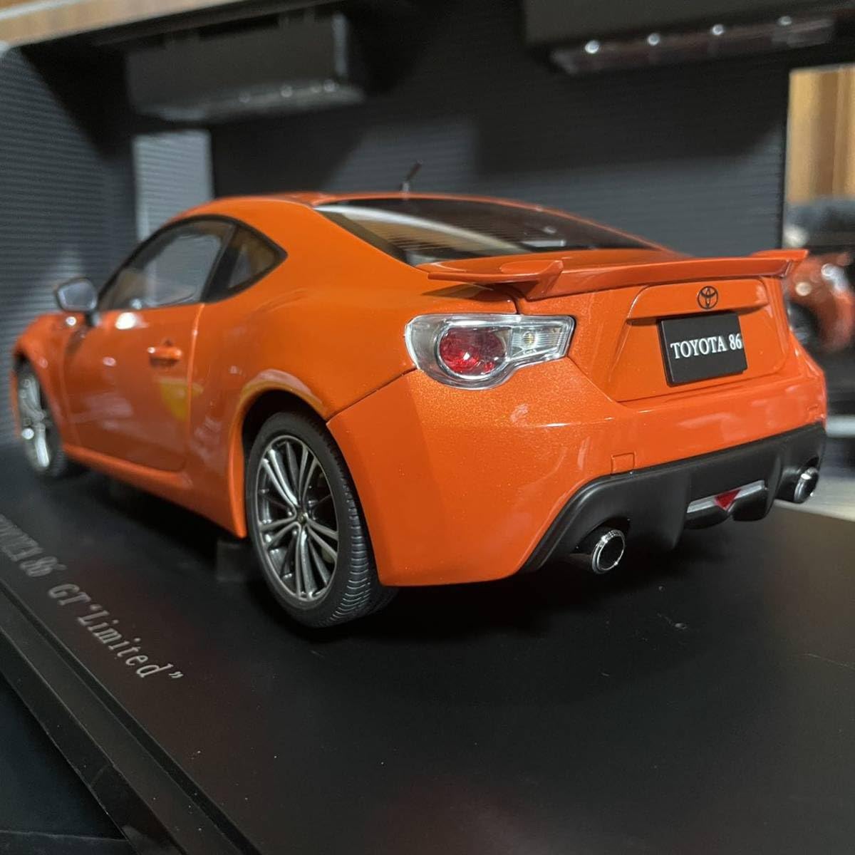 Amazon.co.jp: 品 オートアート1/18 86 GTリミテッド オレンジ