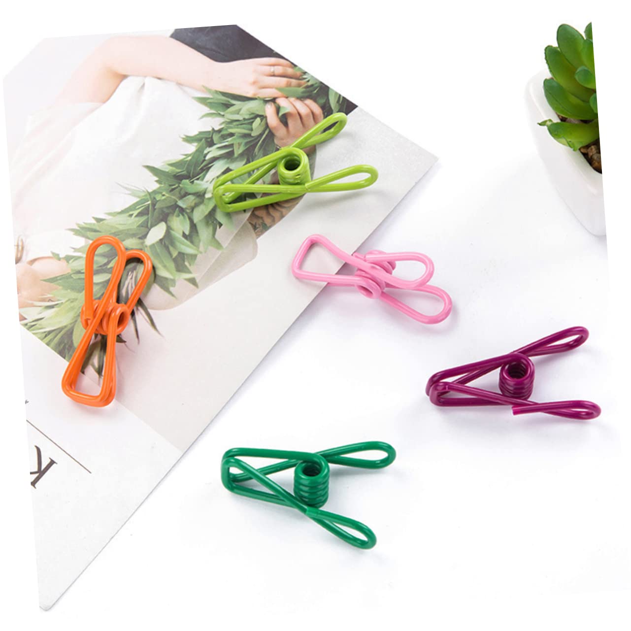 Mollette per Vestiti e Fermagli per Trapunte 70 Pezzi, Clip Colorate in Plastica e Metallo Antiscivolo Resistenti per Bucato Quotidiano, Adatte per Lenzuola, Calzini e Abbigliamento