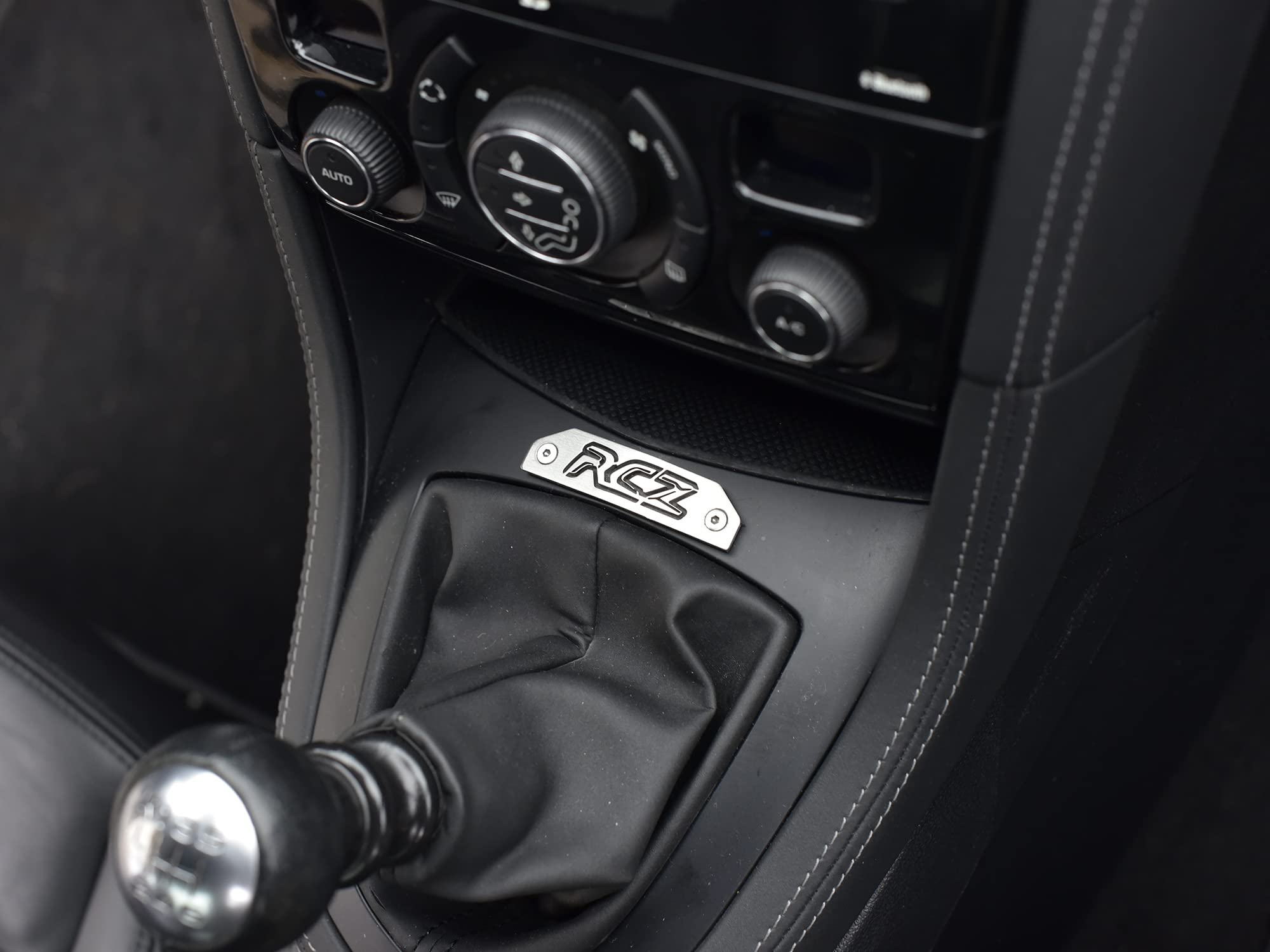 Binnenafdekking van staal voor Peugeot.RCZ | 1 stuk bekerhouder decor geborsteld roestvrij staal tuning RCZ accessoires Binnenafdekking van staal voor Peugeot.RCZ | 1 stuk bekerhouder decor geborsteld roestvrij staal tuning RCZ accessoires