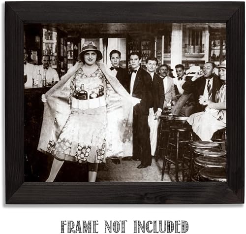 Miniatura 5 de Lone Star Art Escondido en una escena divertida póster sin marco de 11 x 14 pulgadas - Foto retro vintage - Speakeasy & Bootleggers - Foto de bar de