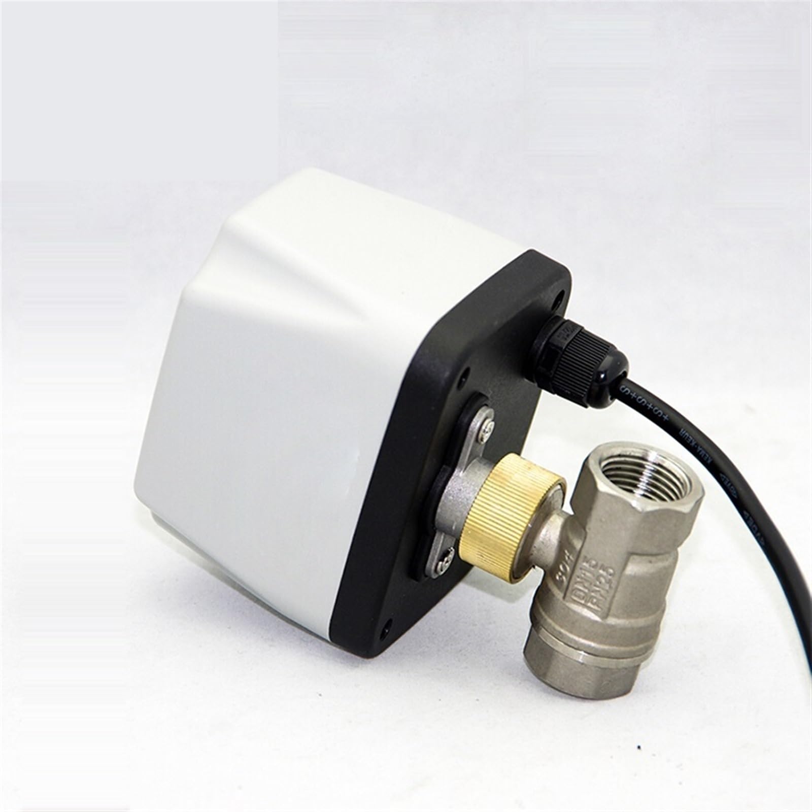 Válvula de bola motorizada estable de acero inoxidable 304 con control de tres hilos a 220V DN20