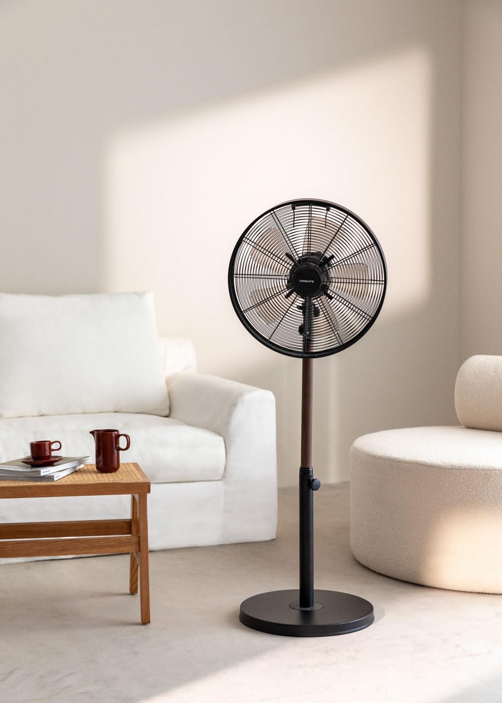 CREATE / AIR STAND WOOD/Oszillierender Standventilator Schwarz / 50W, höhenverstellbar und regulierbar, 3 Geschwindigkeiten, Sicherheitssystem, Ø40, Kupfermörtel