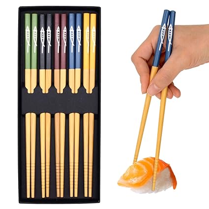 OMyTea Chopsticks Reusable - Japanese Bamboo Chopsticks 5 Pairs Gift Sets, 8.9 Inch/22.5cm, for Sushi, Ramen, Noodles, Rice, Camping, Travel (Saury)