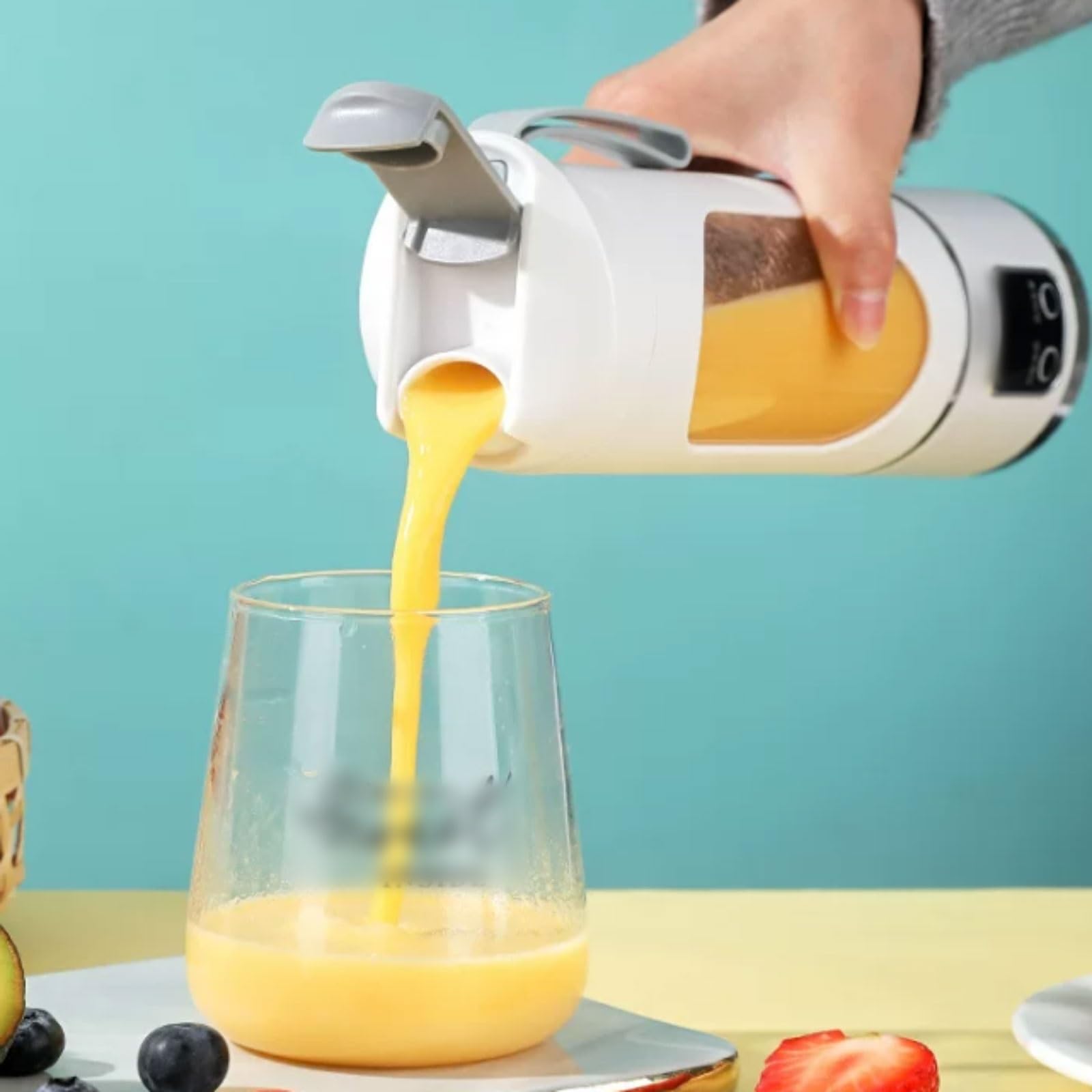 Plastikowy przenośny blender z wylewką z 12 ostrzami, elektryczny, USB, mini sokowirówka, blender do kuchni, biura, podróży, siłowni (Lila)