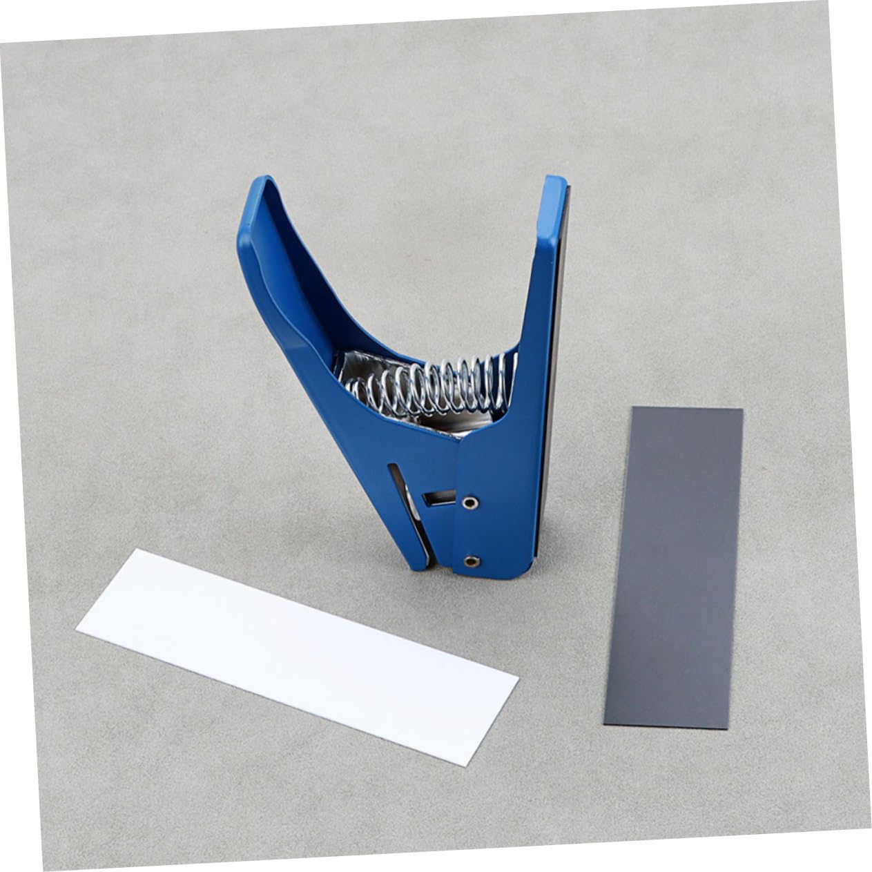 Punzón Cortador de Púas de Guitarra R26b de Metal Azul | Uso Fácil y Duradero, Herramienta para Hacer Guitarras, para Guitarristas y Plumillas