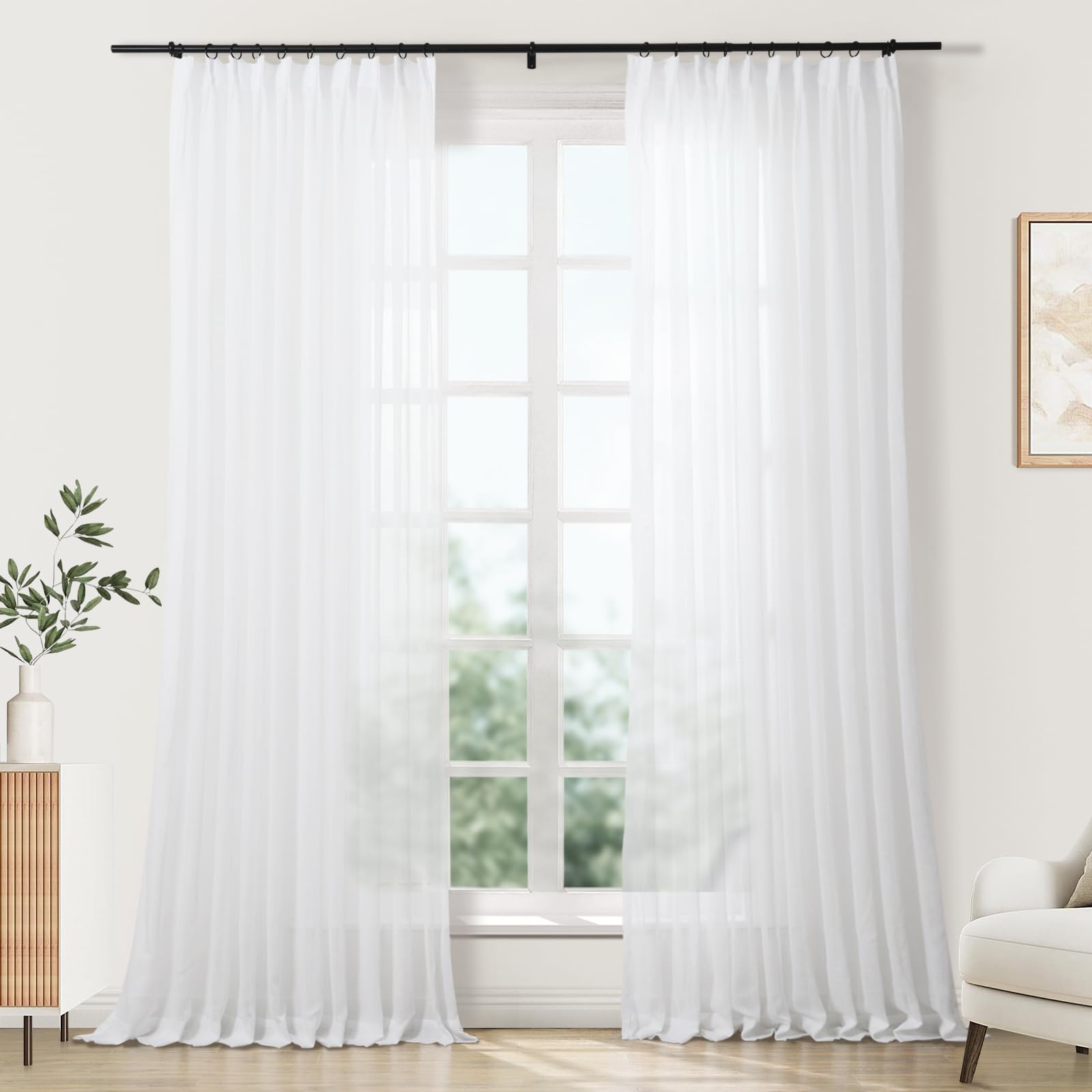 Voile texturé blanc plissé contre le vis-à-vis de chambre et salon