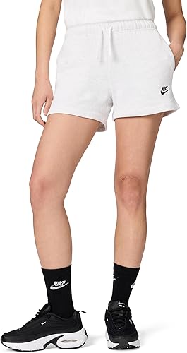 Nike Sportswear Club - Pantalones cortos de forro polar de cintura media para mujer