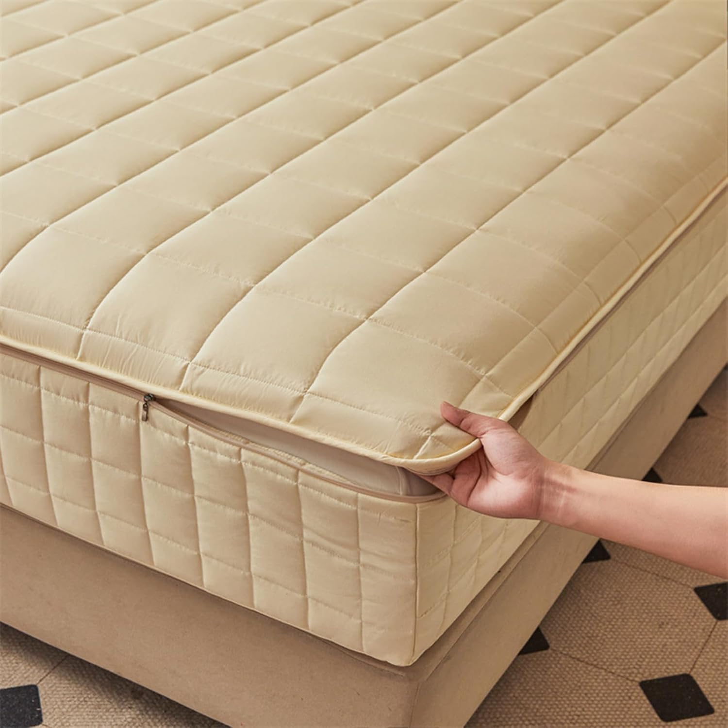 ZHAIJYLI King Size Mattress Cover with Zip Customizable Zipped Quilted Mattress Protector 40cm Deep Fitted Sheets Zippered Mattress Topper Cover Fully Encased Mattress Encasement (180x200+30cm,Beige)