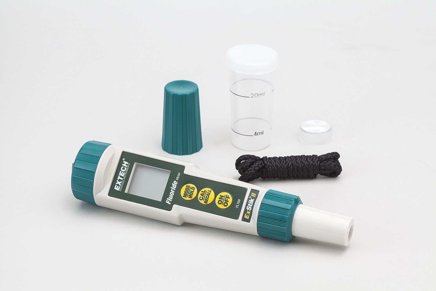 Extech FL700 Medidor de fluoruro | Fluoruro ppm y temperatura, respuesta rápida bajo 1 min, calibración dos puntos, guarda 25, bargraph