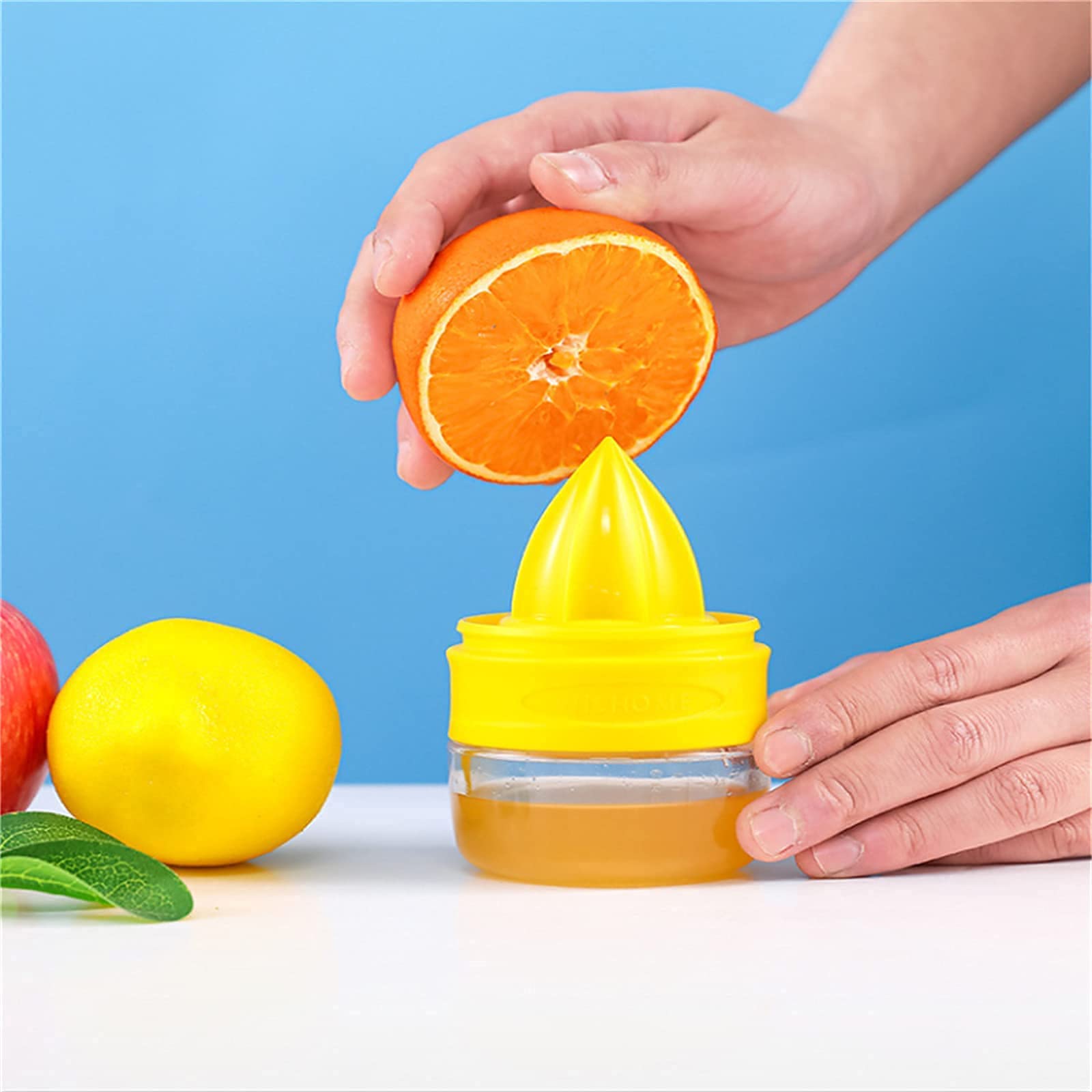 Spremiagrumi Portatile AIRLYA-LIFE – Con Tazza Integrata, Macina E Spremi, Per Limone, Arancia E Lime, Colore Arancione - 3