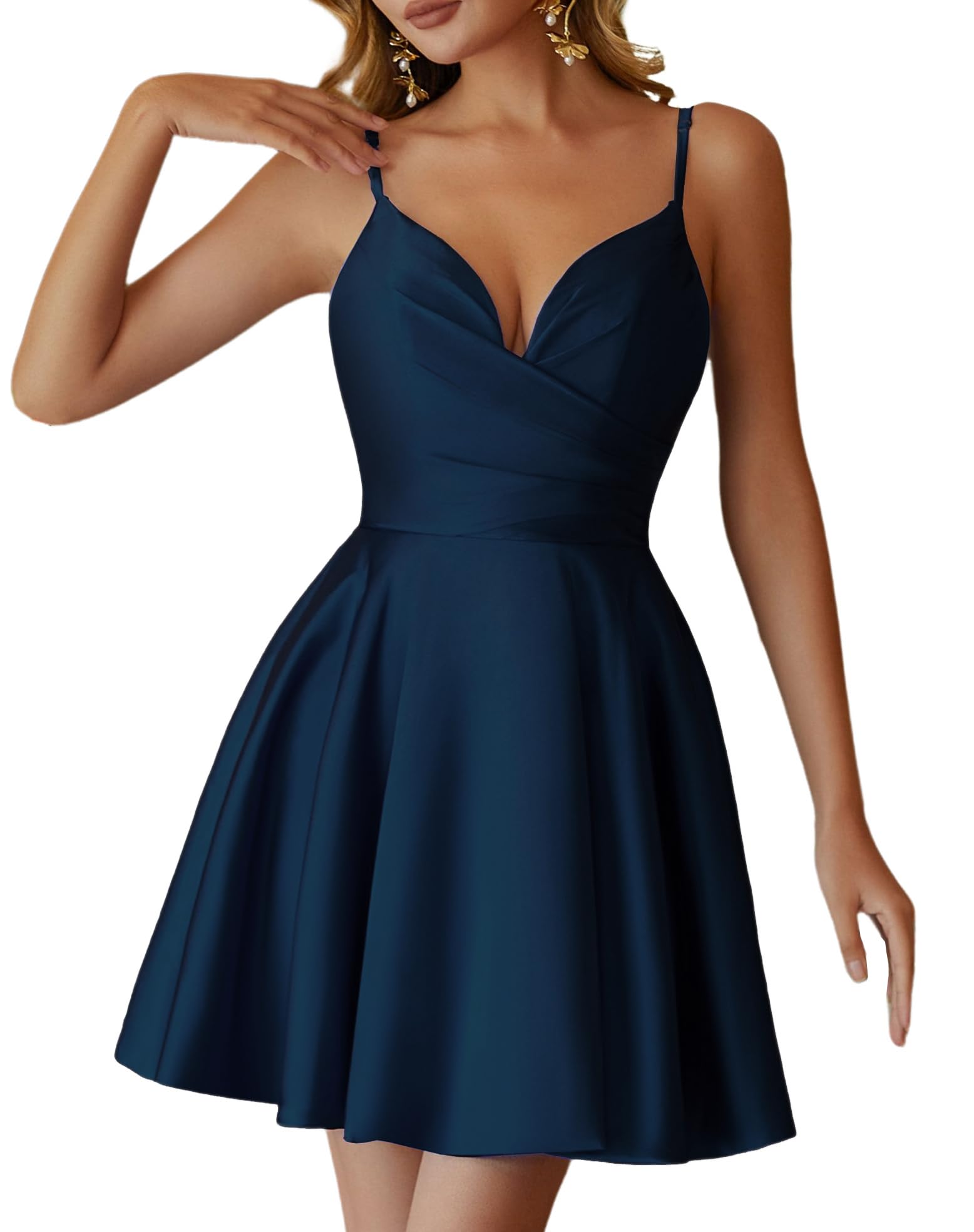 Vestido corto de satén con tirantes delgados