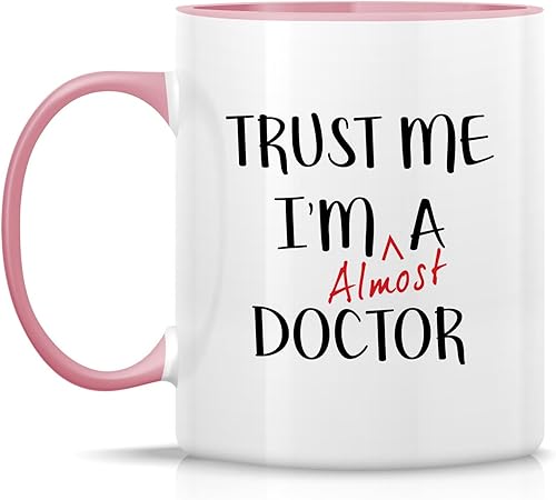 Vista 2 de Retreez Taza divertida – Trust Me I'm Almost a Doctor - Tazas de café de cerámica de 11 onzas – Divertido, sarcasmo, sarcástico, motivacional