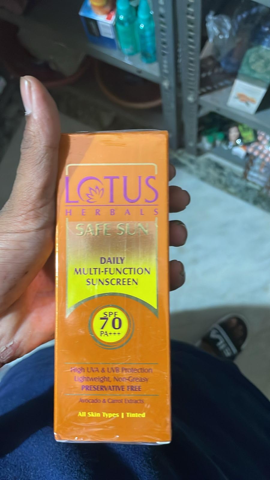 Lotus Herbals Crème Solaire Écran Total Quotidien pour Vos Activités En Plein Air et en Ville