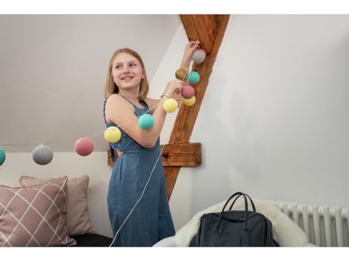 UHU Patafix, 148 wiederverwendbare Klebepads zur sauberen Befestigung für Poster, Fotos, Deko in der Schule oder im Büro, 148 Stück (Packung mit 2)