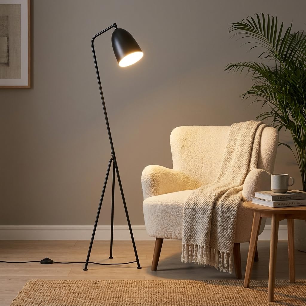 BARCELONA LED Lámpara de Pie Negra “Shoppen” Trípode 160cm, Lámpara de Suelo Negra Estilo Mid Century Nórdico Industrial, Pantalla Orientable E27, Diseño Moderno para Salón Dormitorio