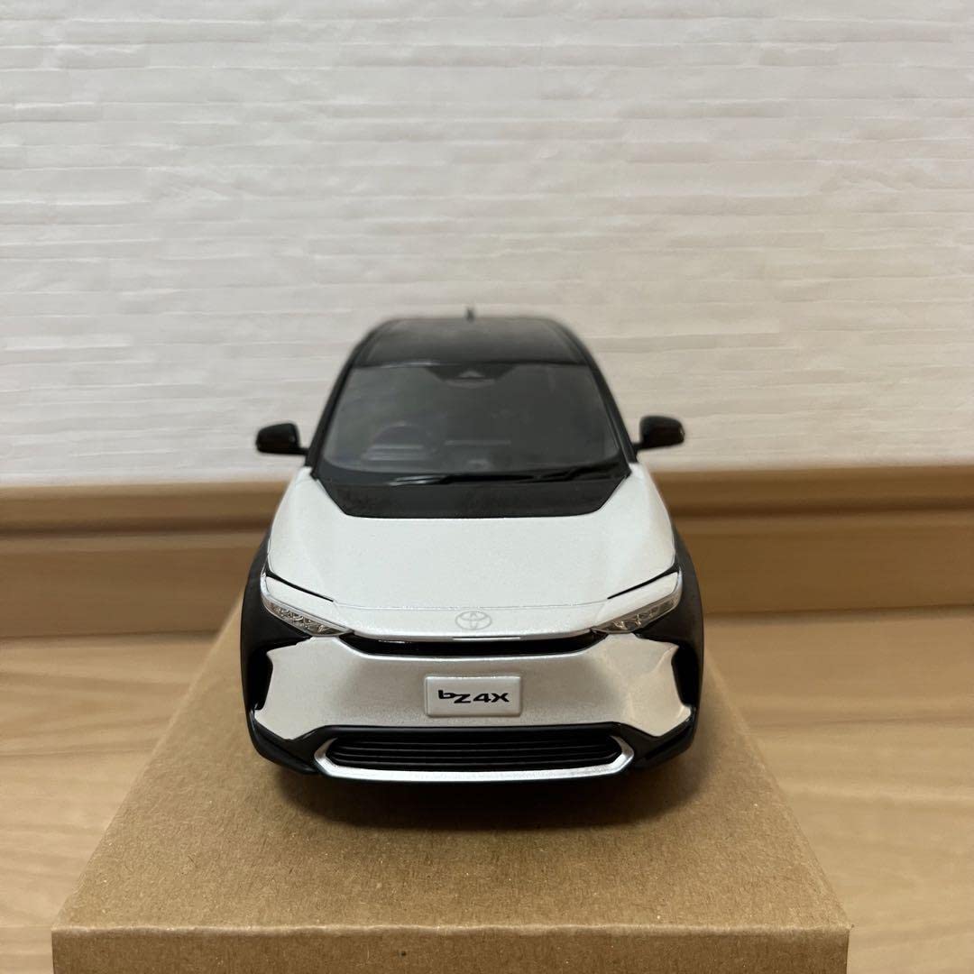 Amazon | TOYOTA bZ4X 5個セット カラーサンプル ミニカー | ミニカー