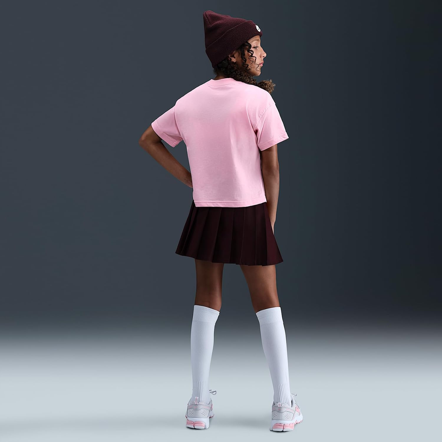 Nike Sportswear Big Kids' (Girls') T-Shirt (Medium Soft Pink)