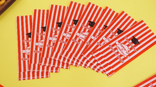 Image of Gilprop 120 Pcs Class of 2025 Thanks for Popping by to Celebrate Popcorn Bags Graduation Party Favors Popcorn Treat Snack Goodie Paper Bags 1 oz Pop Corn Servings for Machine Supplies(Grad Cap)